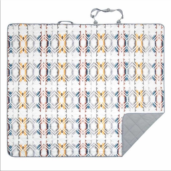 NWT Pendleton Outdoor Packable Blanket - Picture 5 of 11